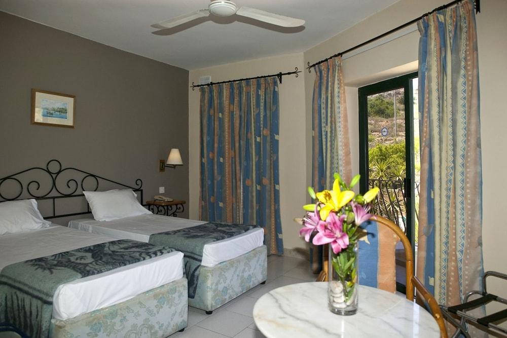 Porto Azzurro 3* St. Paul's Bay