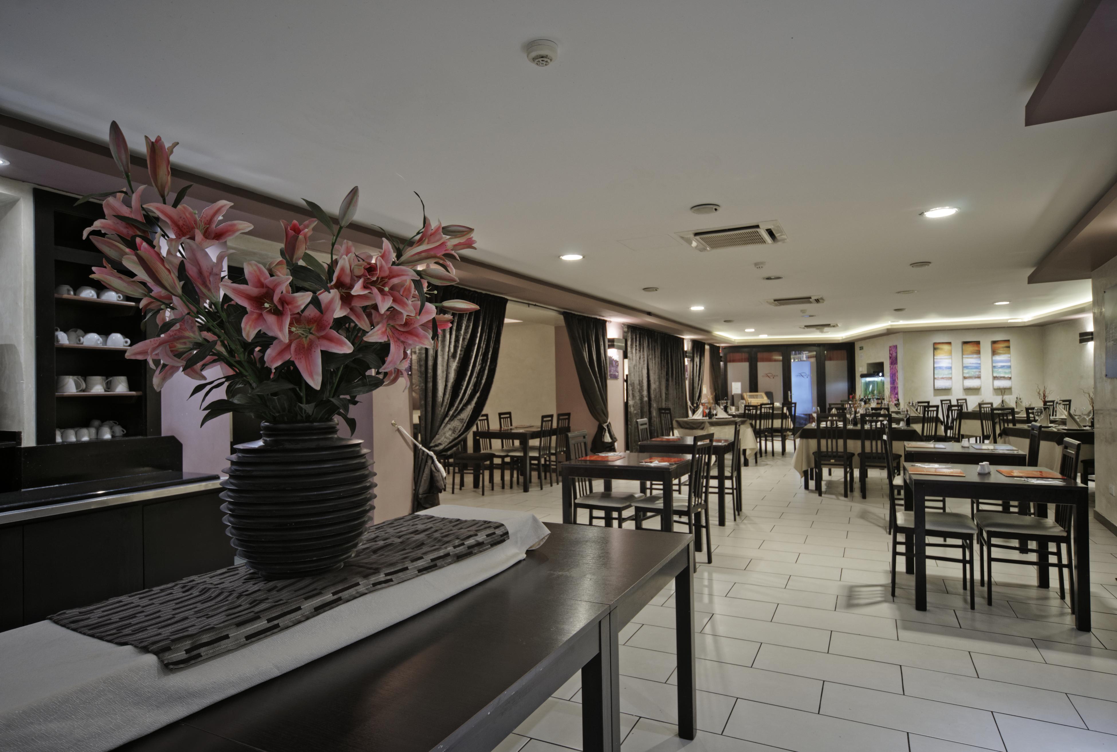 Hotel Xemxija Bay 3*