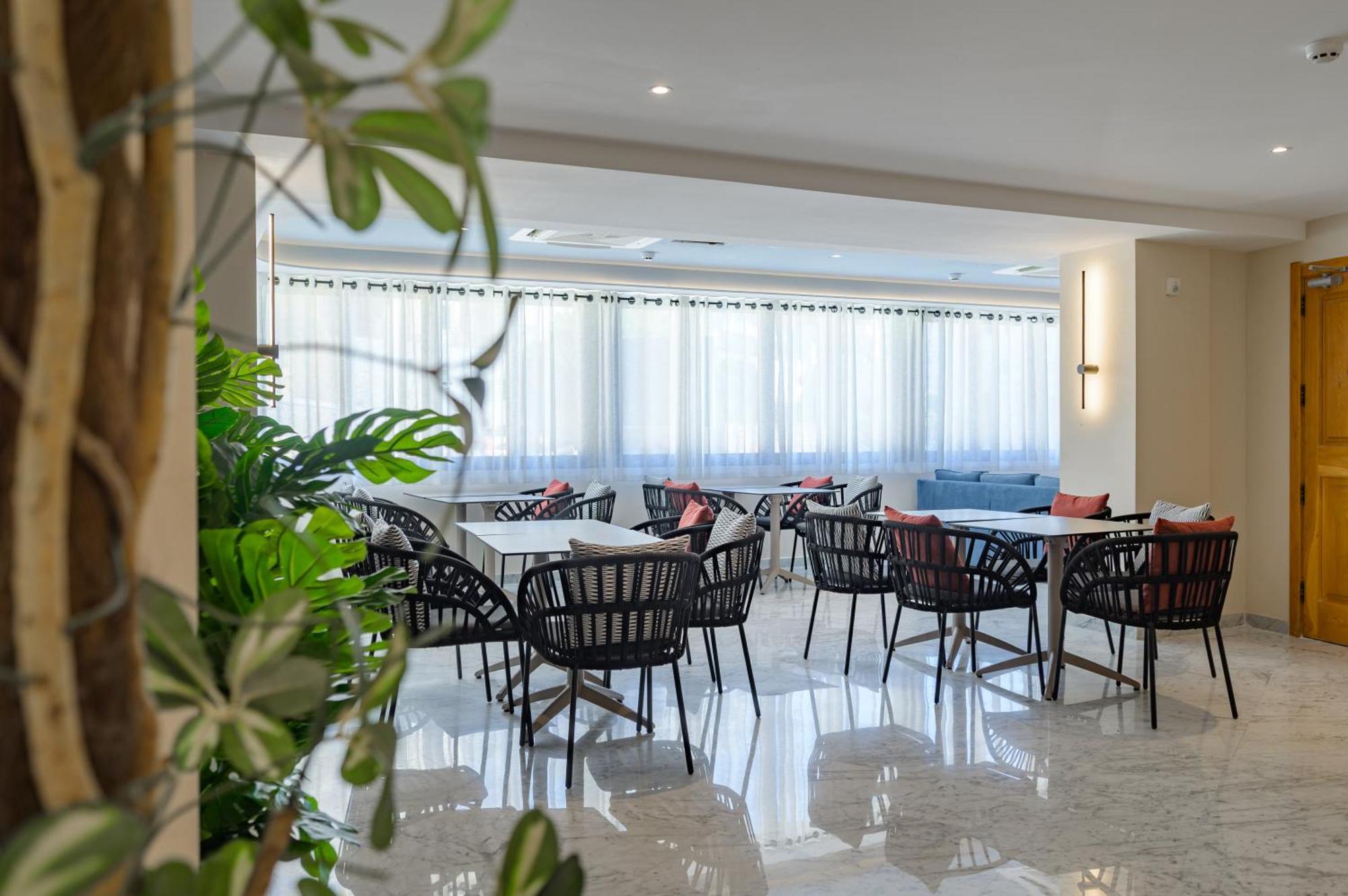 Hotel Porto Azzurro 3*